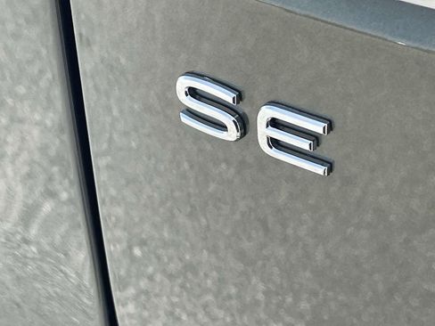 New 2026 Volkswagen Atlas SE FWD image 8