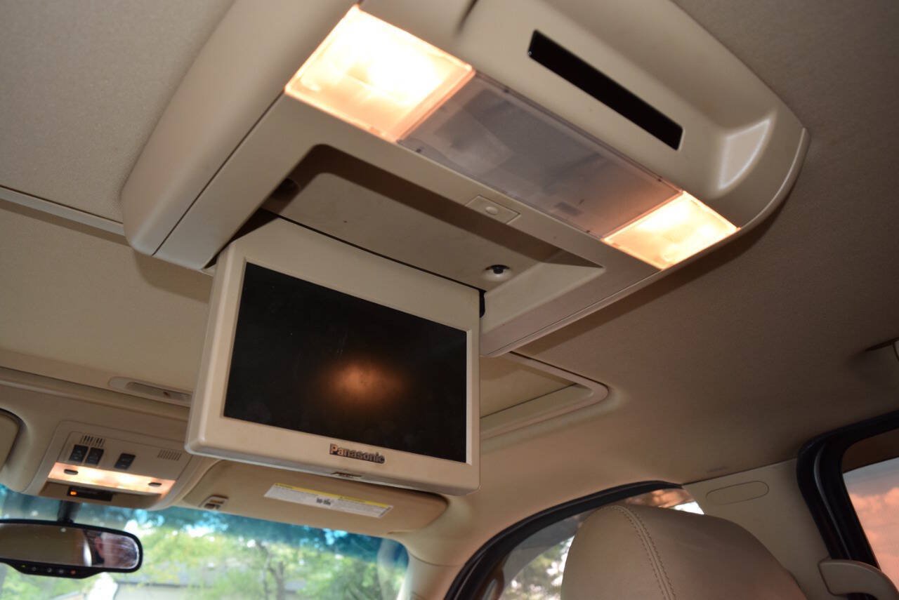 Used 2014 Chevrolet Suburban LTZ RWD image 50