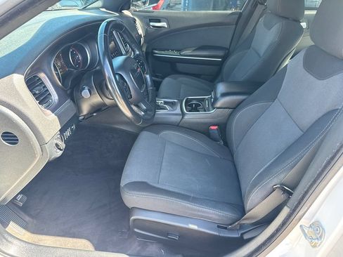 Used 2018 Dodge Charger SXT RWD image 24