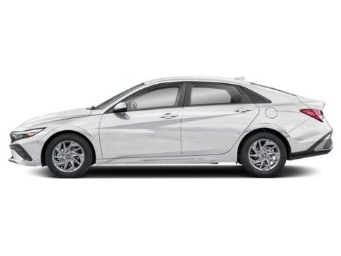 New 2026 Hyundai Elantra SEL Sport Premium FWD image 3