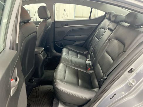 Used 2017 Hyundai Elantra Limited w/ Limited Tech Package 04 FWD image 24