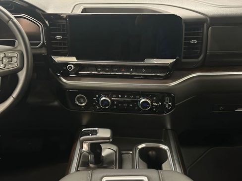 Certified 2022 GMC Sierra 1500 SLT w/ SLT Convenience Package image 27