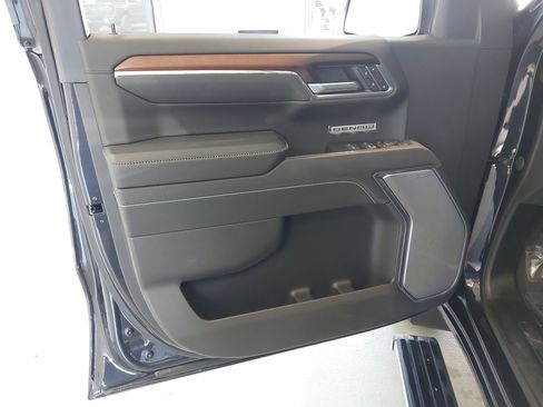 Used 2025 GMC Sierra 1500 Denali w/ Denali Reserve Package AWD/4WD image 25