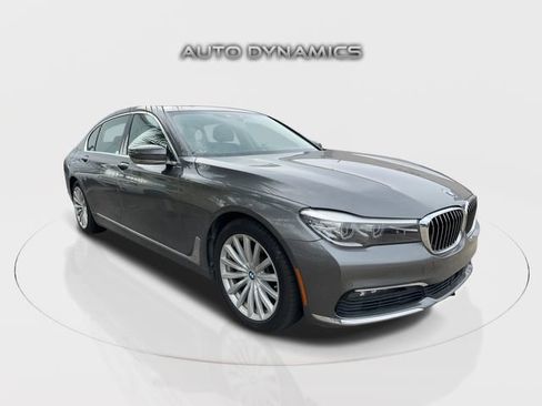 Used 2018 BMW 740i image 6
