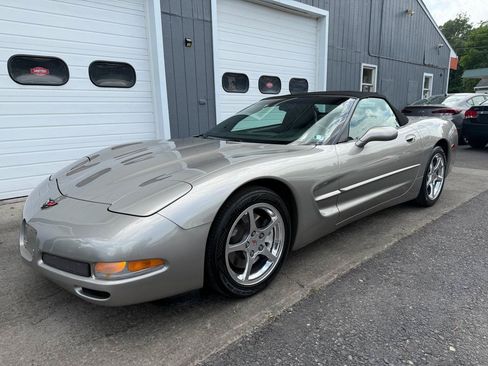Used 2001 Chevrolet Corvette Convertible w/ Preferred Equipment Group2 RWD image 4