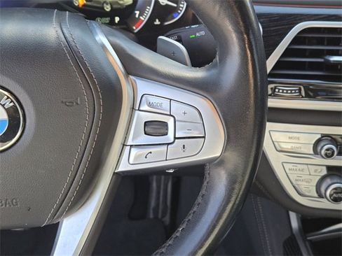 Used 2019 BMW 750i image 20