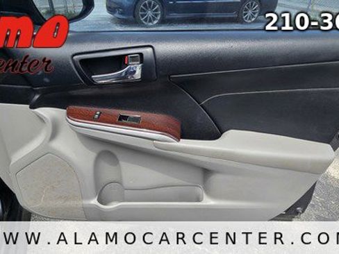 Used 2013 Toyota Camry XLE FWD image 17