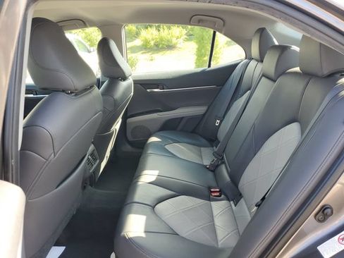 Used 2018 Toyota Camry XLE FWD image 27