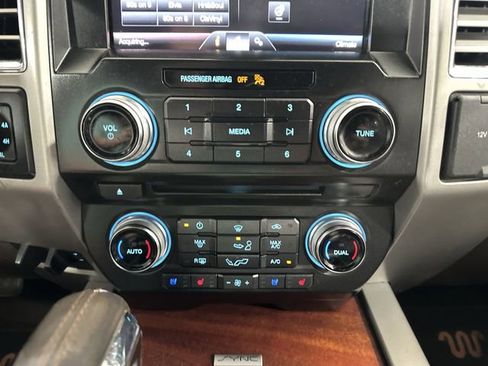 Used 2015 Ford F150 King Ranch w/ Equipment Group 601A Luxury image 20