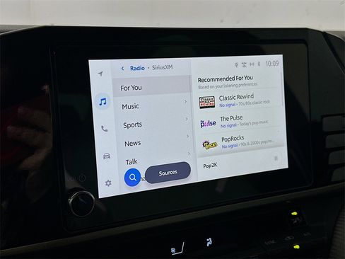 Used 2025 Toyota Camry SE w/ Convenience Package image 29