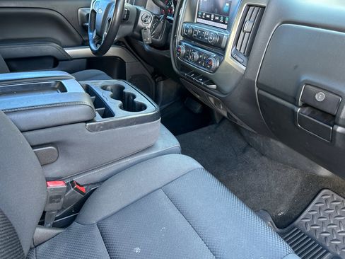 Used 2018 Chevrolet Silverado 1500 LT w/ LT Eassist Package image 18
