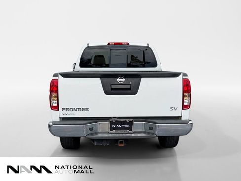Used 2017 Nissan Frontier SV RWD image 4