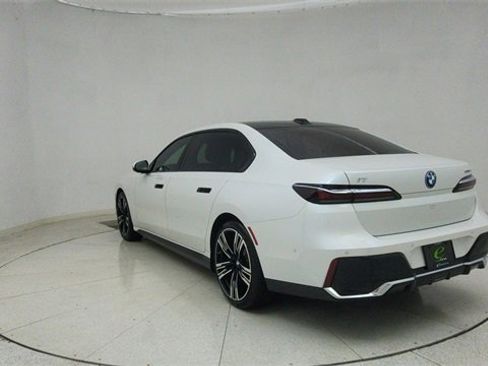 Used 2023 BMW i7 xDrive60 image 69