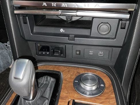 Used 2022 Nissan Armada SL w/ Captain's Chairs Package AWD/4WD image 14