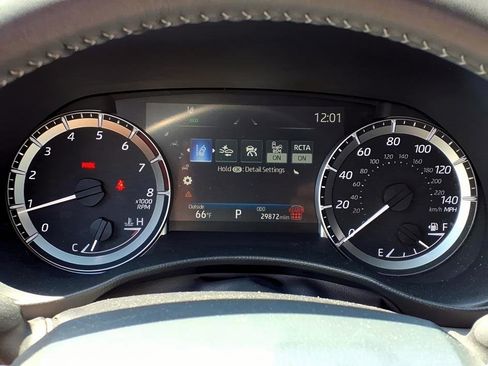Used 2025 Toyota Highlander LE FWD image 26