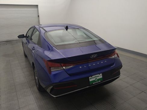 Used 2024 Hyundai Elantra SEL FWD image 6