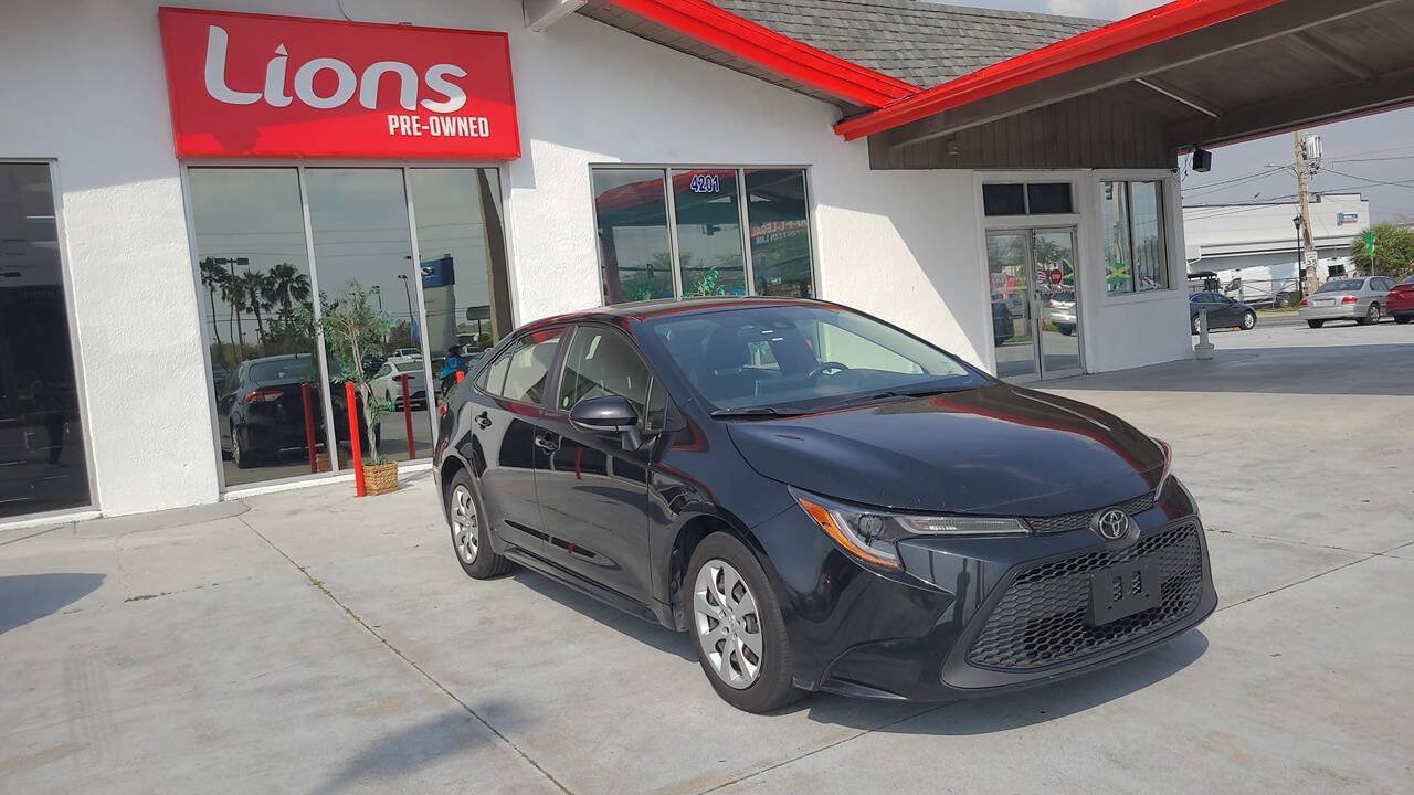 Used 2020 Toyota Corolla LE FWD image 2