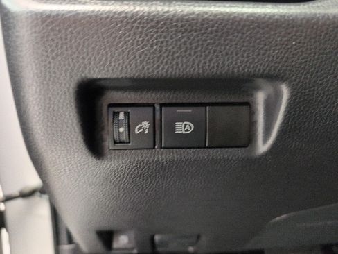 Used 2025 Toyota RAV4 LE AWD/4WD image 10