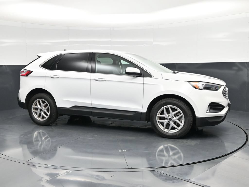 Used 2024 Ford Edge SEL w/ Convenience Package AWD/4WD image 3