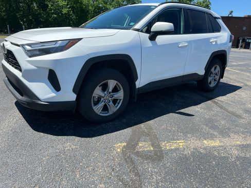 Used 2023 Toyota RAV4 XLE w/ Convenience Package AWD/4WD image 5