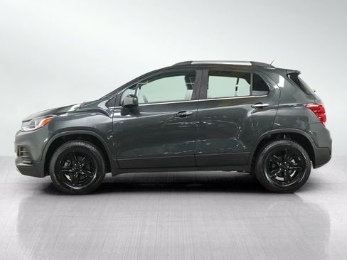 Used 2020 Chevrolet Trax LT w/ LT Convenience Package AWD/4WD image 2