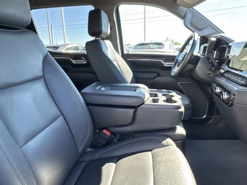 Used 2025 GMC Sierra 1500 SLT image 12