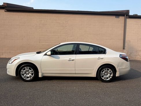 Used 2010 Nissan Altima 2.5 S FWD image 4