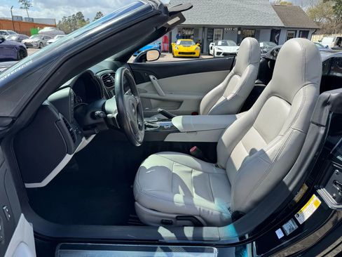Used 2009 Chevrolet Corvette Convertible w/ Preferred Equipment Group image 19