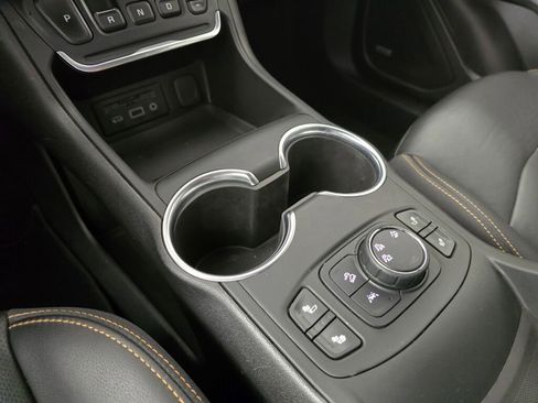 Used 2018 GMC Terrain SLT w/ Infotainment Package II image 27