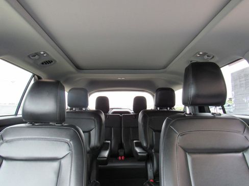 Used 2023 Ford Explorer XLT w/ Equipment Group 202A image 25