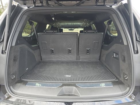 Used 2025 Cadillac Escalade ESV Sport w/ Touring Package image 34