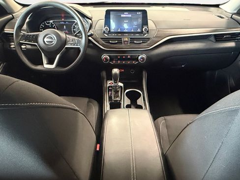Used 2023 Nissan Altima 2.5 SV FWD image 3