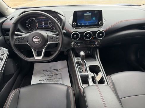 Used 2025 Nissan Sentra SR w/ SR Premium Package image 10