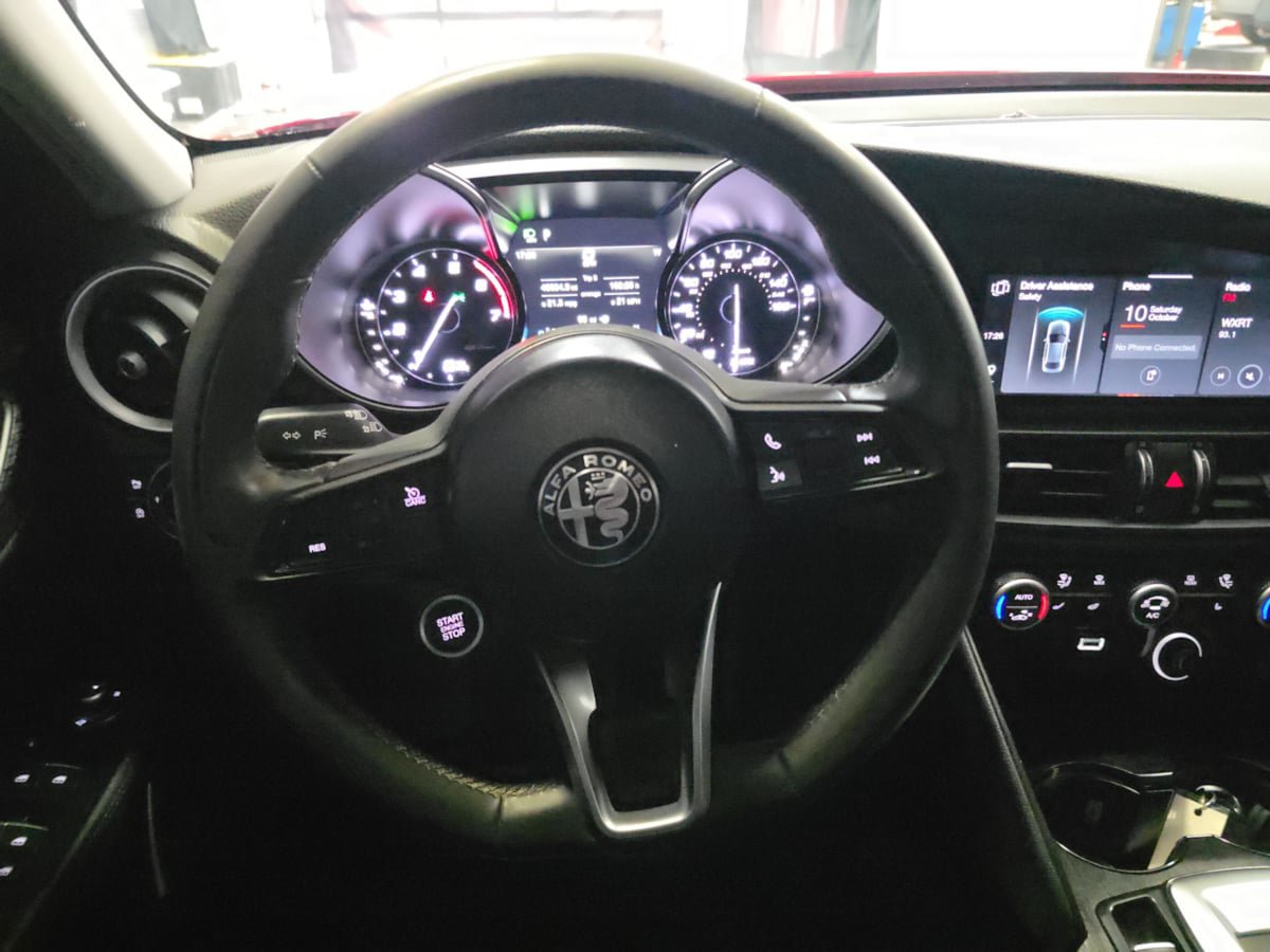Used 2020 Alfa Romeo Giulia AWD w/ Cold Weather Package image 21