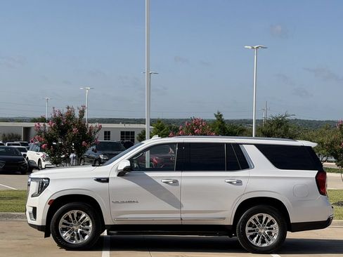 Used 2021 GMC Yukon SLT w/ SLT Luxury Plus Package AWD/4WD image 3