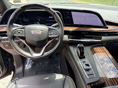 Used 2024 Cadillac Escalade ESV Premium Luxury AWD/4WD image 31