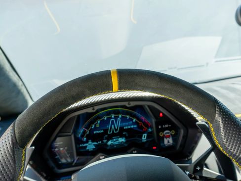 Used 2020 Lamborghini Aventador SVJ AWD/4WD image 65