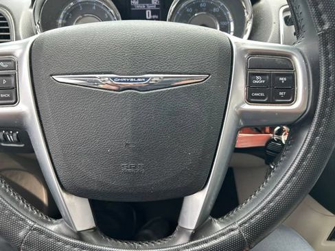 Used 2012 Chrysler Town & Country Touring w/ Entertainment Group #1 FWD image 14