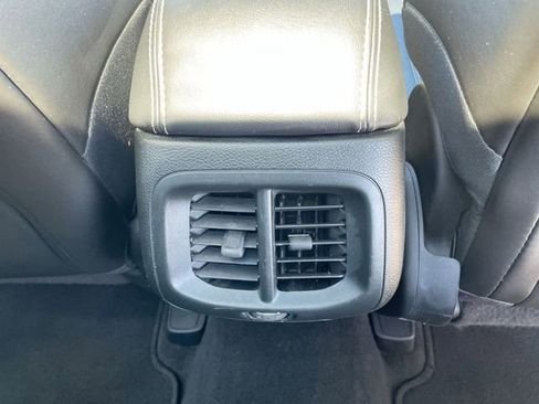 Used 2015 Jeep Cherokee Limited image 15