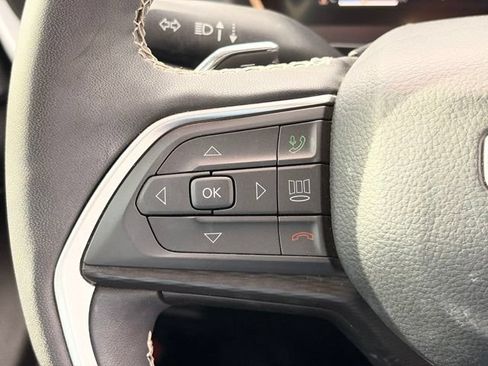 Certified 2025 Jeep Grand Cherokee Altitude AWD/4WD image 13