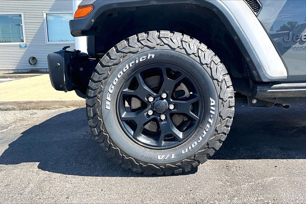 Used 2019 Jeep Wrangler Unlimited Sahara w/ Quick Order Package 24M Moab AWD/4WD image 4