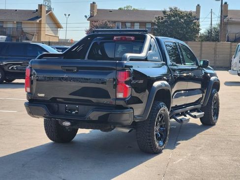 Used 2025 Chevrolet Colorado ZR2 w/ Midnight Edition AWD/4WD image 15