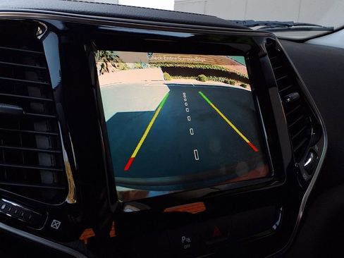 Used 2019 Jeep Cherokee Limited w/ Trailer Tow Group image 8