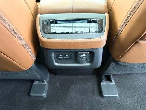 Used 2023 Nissan Pathfinder Platinum AWD/4WD image 32