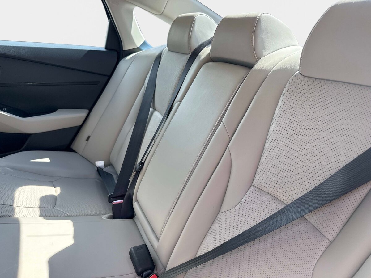 Used 2024 Honda Accord EX-L image 11