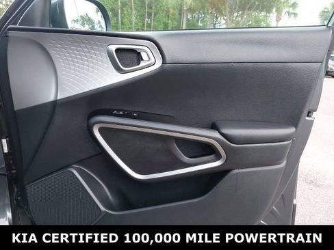 Certified 2025 Kia Soul LX FWD image 21