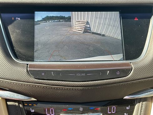 Used 2018 Cadillac XT5 Premium Luxury FWD image 30