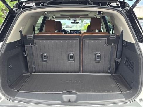 New 2026 Nissan Pathfinder Platinum AWD/4WD image 16