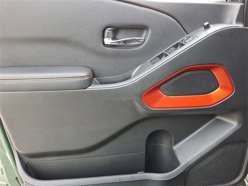 Certified 2025 Nissan Frontier PRO-4X w/ Tow Package image 15