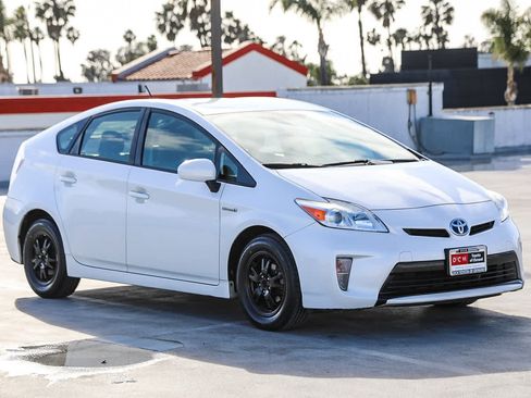 Used 2015 Toyota Prius Four image 4